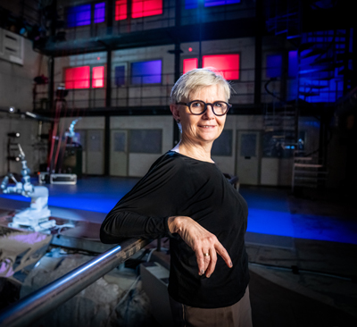 Porträtt av Åsa Unander-Scharin i Reaktorhallen på KTH.